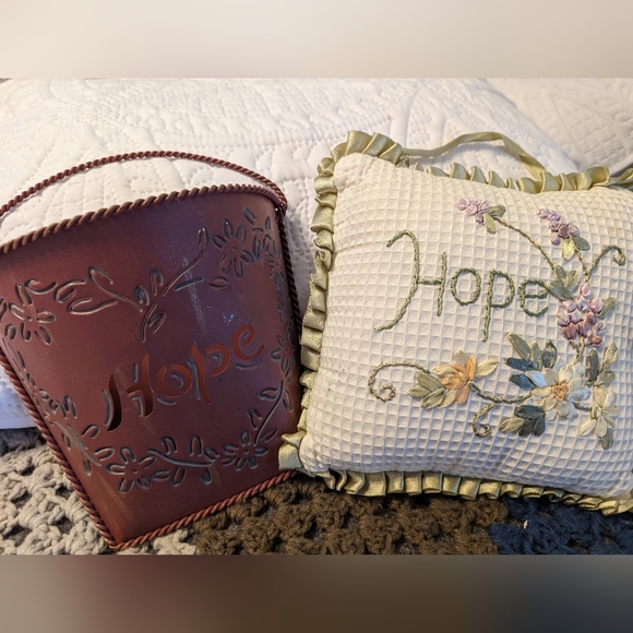 Vintage Home Interiors 4 Piece Set! - Picture 2 of 4